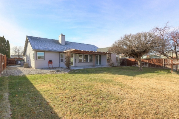 12274-w-driftwood-dr-boise-id-83713-4994186FA5-5241-20F9-1B04-F982F42E4054.jpg