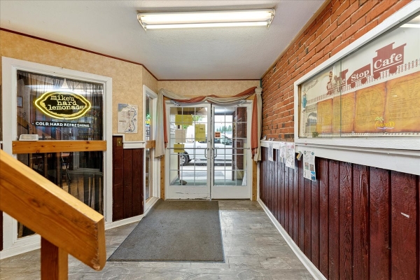 109-n-main-st-cascade-id-83611-277B310307-F555-BEE8-E65F-388E15FD0C21.jpg