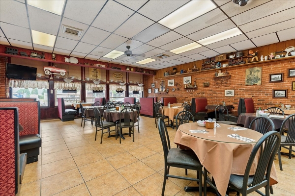 109-n-main-st-cascade-id-83611-28C1817388-19DD-2BA8-A707-71236134DF2E.jpg