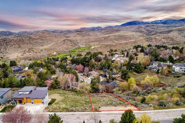 1088-e-braemere-rd-boise-id-83702-3050772046-4DC6-5E79-47A7-D00A935CC555.jpg