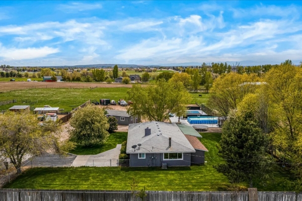 44-aerial_front-1054687A8-2DB4-D6F5-2C26-6208C1DCBEC3.jpg