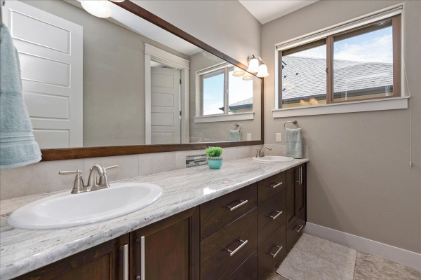 31-12125-w-pinewood-river-ln-star-id-83669-141356424-3E39-2BA0-8CA3-2971D5DF9872.jpg