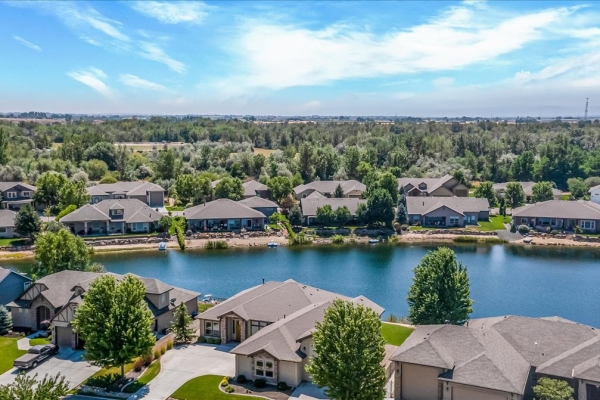 43-12125-w-pinewood-river-ln-star-id-83669-1B2551E29-47FB-7D97-81DF-36EA0477AA82.jpg
