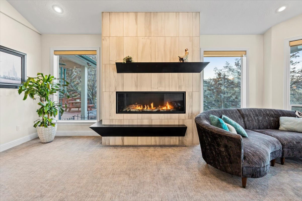 5-living-roomAAEBA6CE-D38F-2F0F-580E-64762A114035.jpg