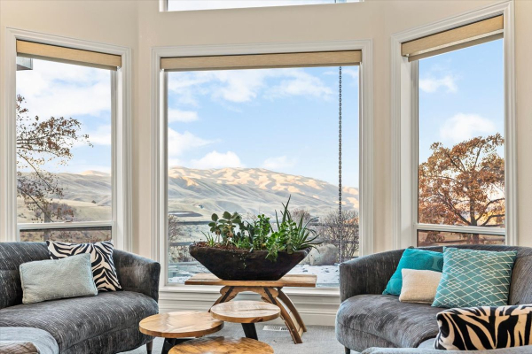 6-living-room-view632B007E-C8EC-2FF7-B6F2-D2701042F36E.jpg
