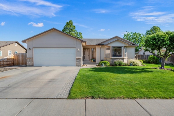 12412-w-camas-dr-boise-id-83709-21AA3C9D12-2EBA-8FED-93FF-EE07DC2851C8.jpg