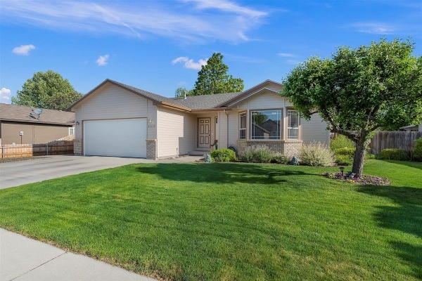 12412-w-camas-dr-boise-id-83709-2266707D69-F121-FB5C-E3DC-9787FB646D9C.jpg