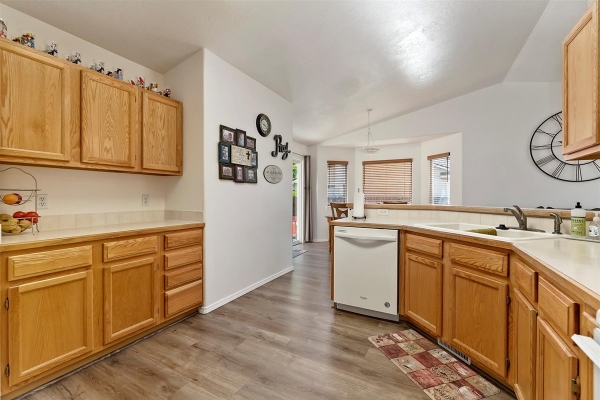 12412-w-camas-dr-boise-id-83709-37CD25898E-BE09-2D09-522D-876E7940139E.jpg