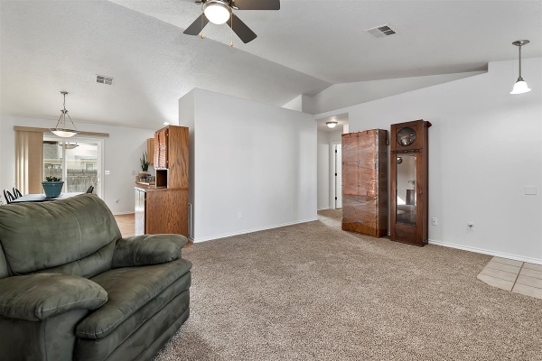 6419-e-crestley-dr-nampa-id-83687-2710C16F98-FADC-C5AA-AE74-A7DDBDF83D0E.jpg