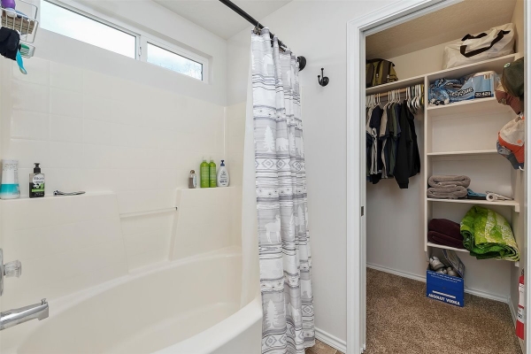 6419-e-crestley-dr-nampa-id-83687-43FA384A93-958F-208E-A41E-78A227377ED2.jpg