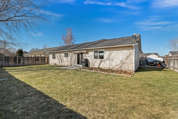 6419-e-crestley-dr-nampa-id-83687-52B42B0064-EDD5-87CB-781A-6B4D68E49C5B.jpg