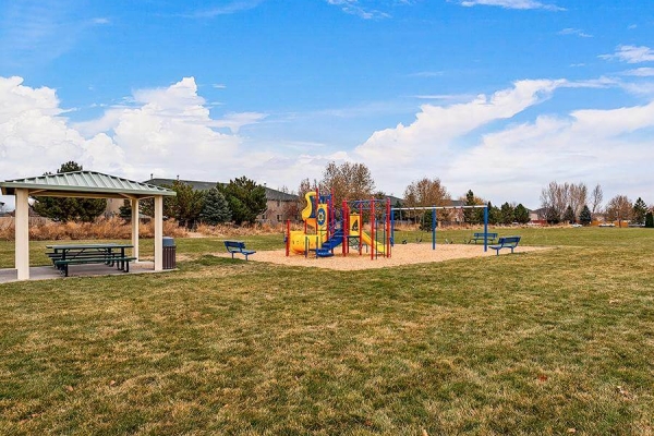 9643-w-weir-hollis-dr-boise-id-83709-5541796F81-CD9E-A31C-95EC-20A7D43D37F2.jpg